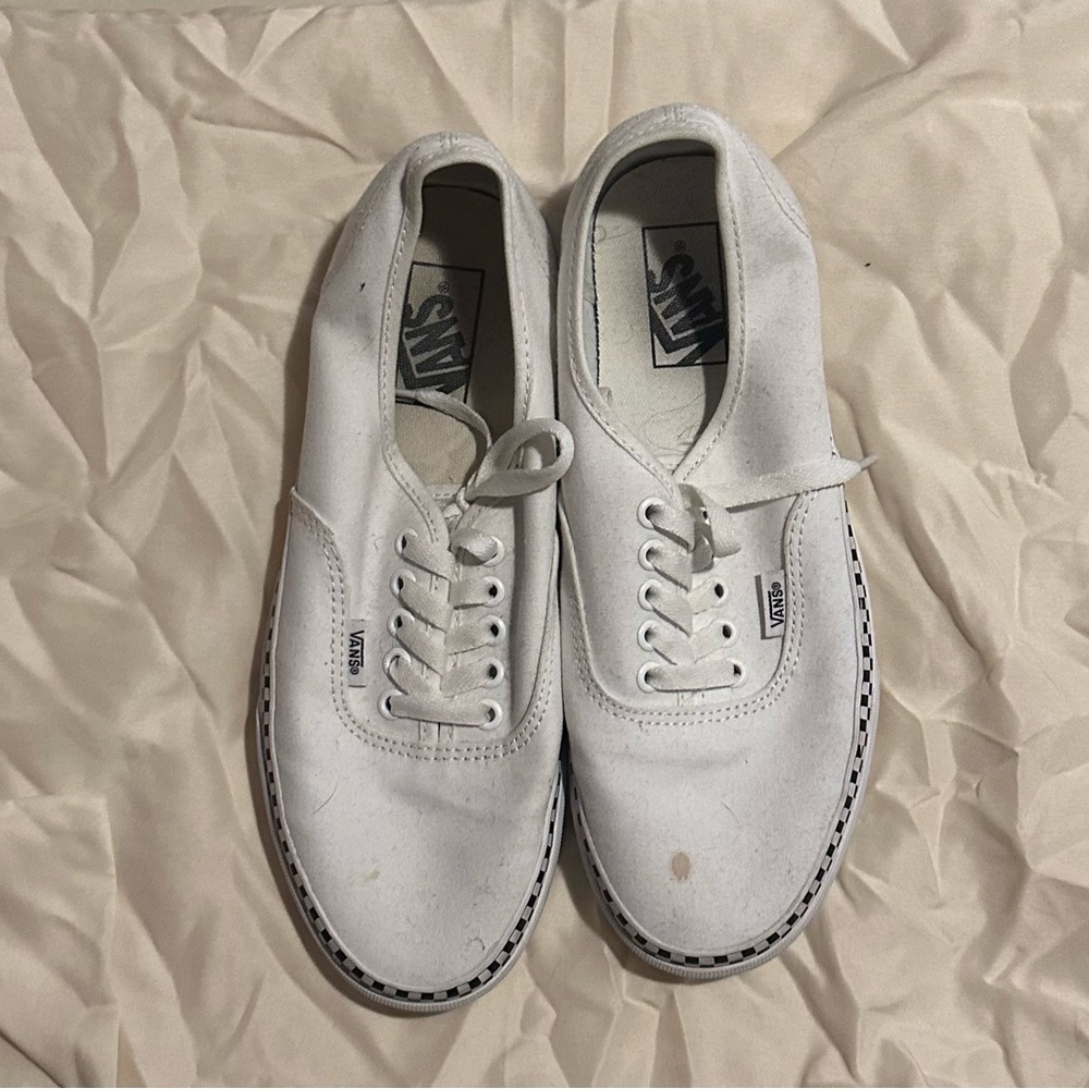 Check Foxing Authentic Vans White